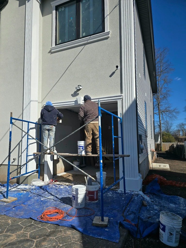 Trabajo en andamios instalación de estuco